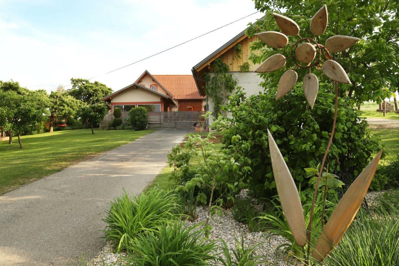 Villa Ferienvierkanthof Brigitte Unterbuch Exterior foto